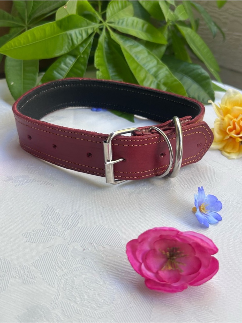 Leather Dog Collar Wide 1.5"
Burgundy Red Heavy Duty
Adjustable 16-22" Large Dog